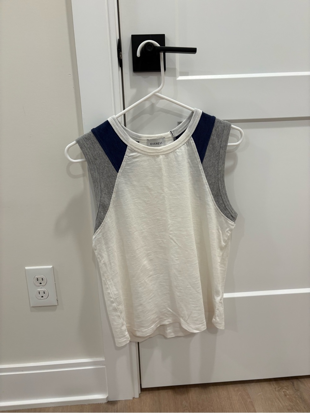 Evereve Tank Top Size XS - Picture 2 of 6